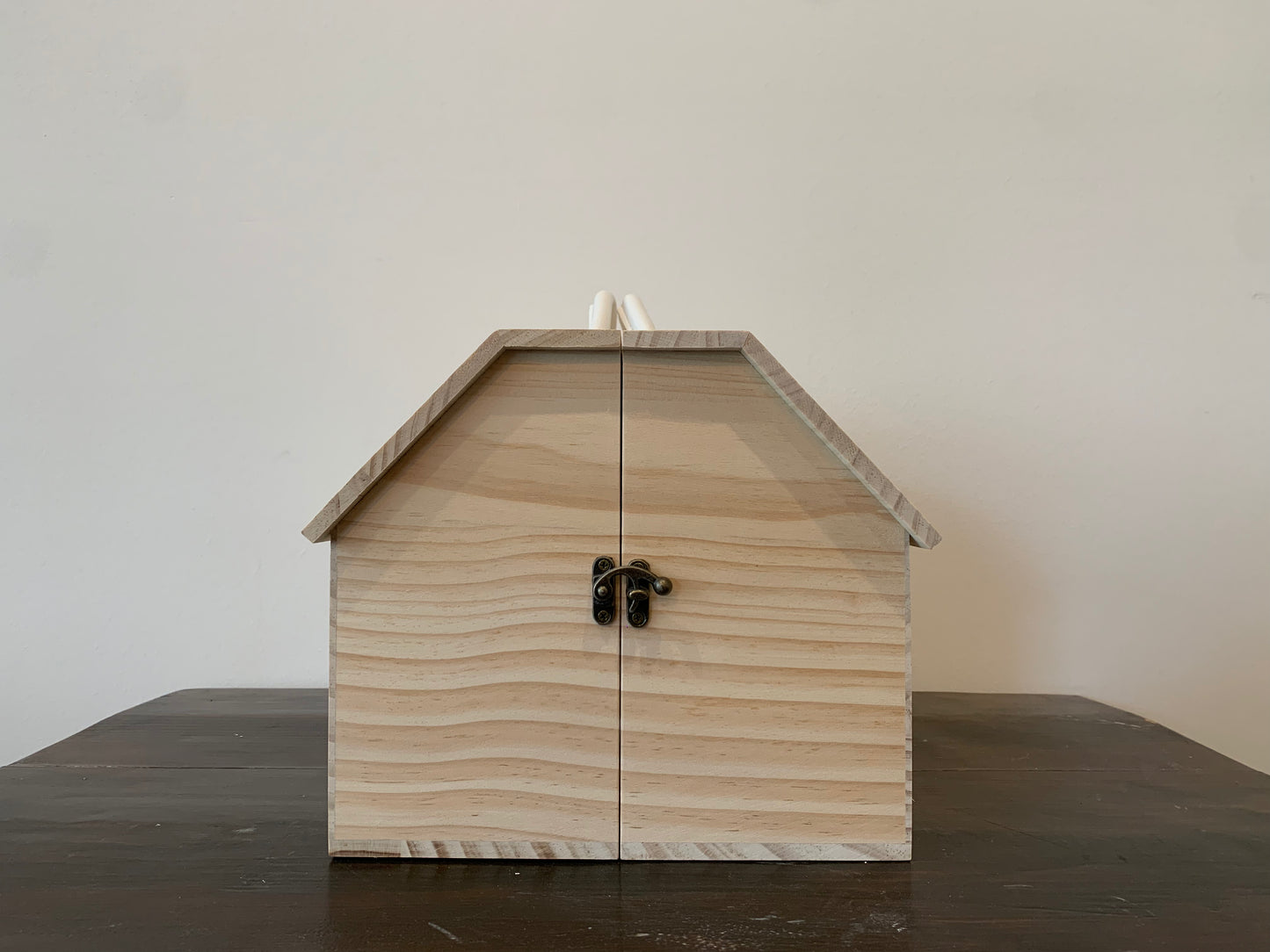 Wooden dolls house/barn