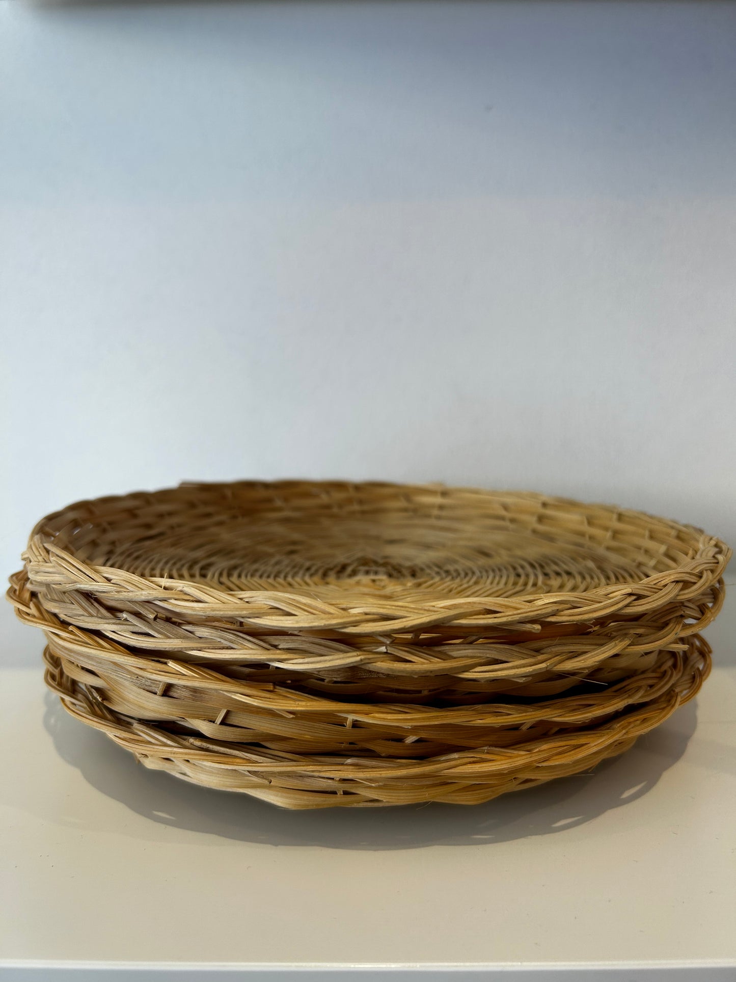 Wicker basket plates, set of 4