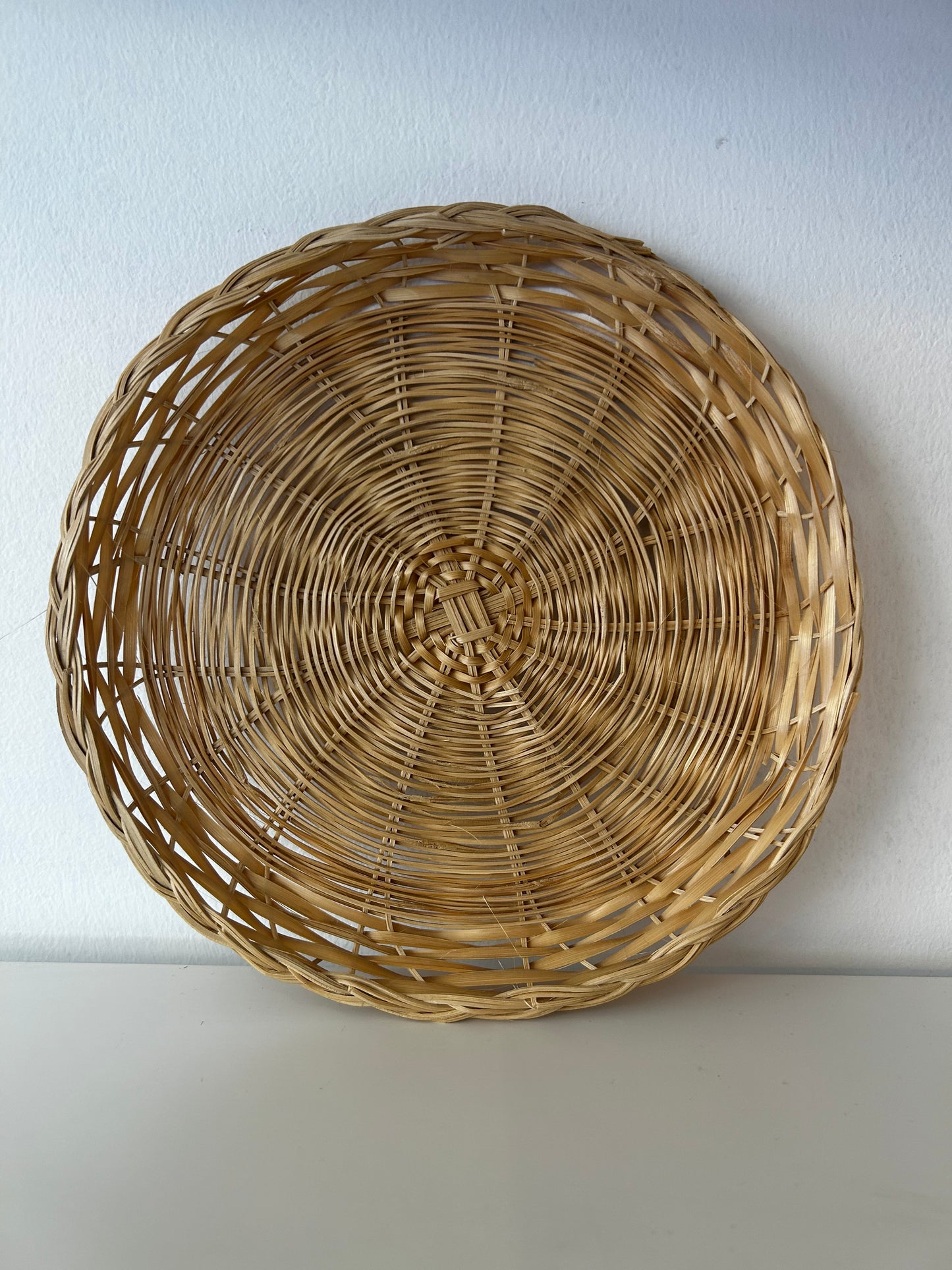 Wicker basket plates, set of 4